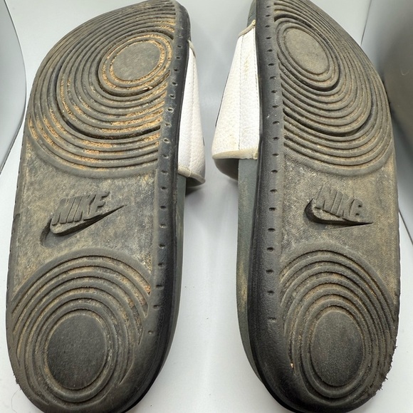 Nike White and Black Slide Sandals Men’s Size 10 - Picture 2 of 3